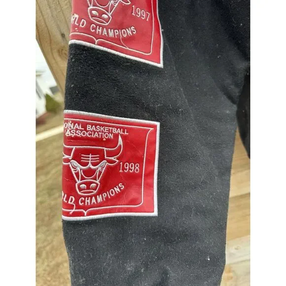 Vintage Rare Chicago Bulls NBA Championships Jacket Large Reversible *READ DES** - Picture 7 of 16